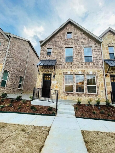 312 Shasta Dr, Lewisville, TX 75056