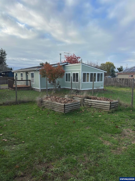 425 B St, Silverton, OR 97381