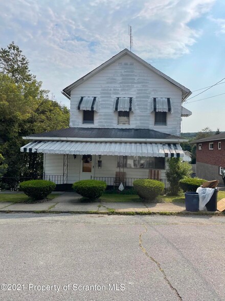 52 Farview St, Carbondale, PA 18407