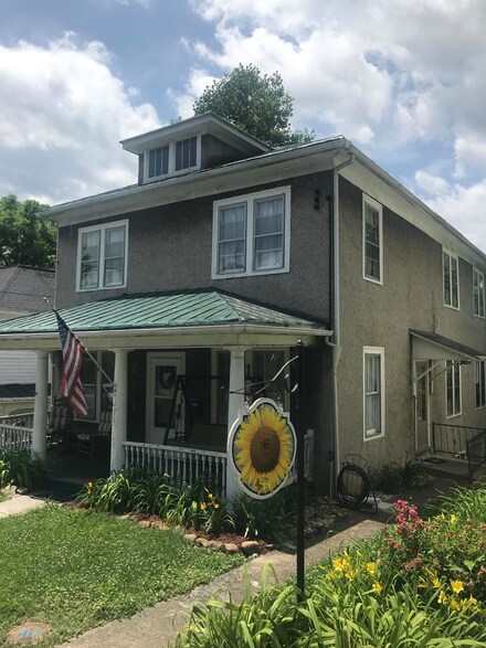 619 Jefferson Ave, Clifton Forge, VA 24422