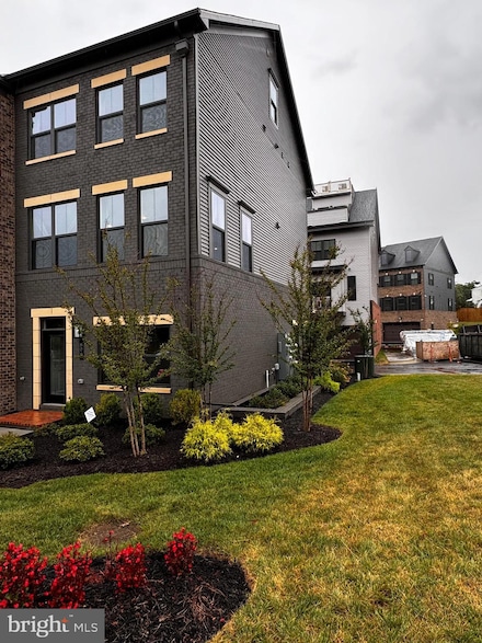 806 S Greenbrier St, Arlington, VA 22204