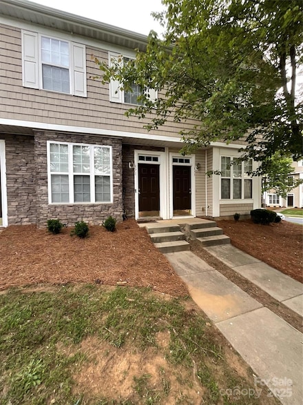 571 Goldstaff Ln, Charlotte, NC 28273
