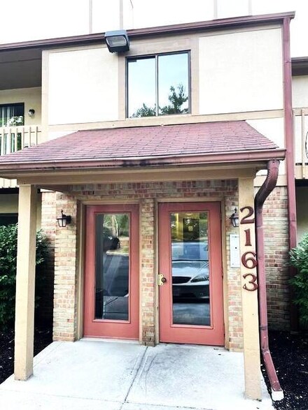 2163 Hedgerow Rd Unit 2163B, Columbus, OH 43220
