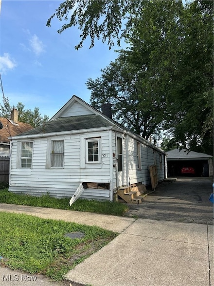 7011 Guthrie Ave, Cleveland, OH 44102