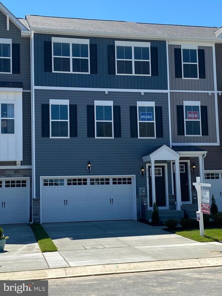 2719 Town View Cir, New Windsor, MD 21776