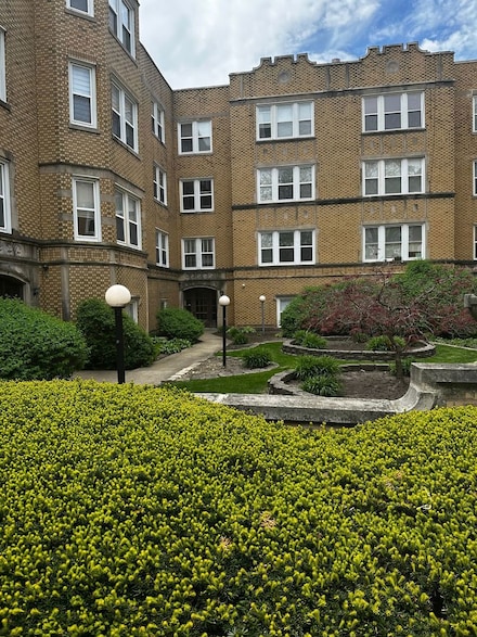6316 N Richmond St Unit 2A, Chicago, IL 60659