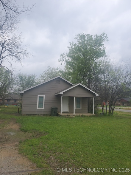 102 S 4th St, Calera, OK 74730