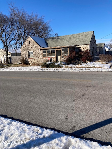903 W Daugherty St, Webb City, MO 64870