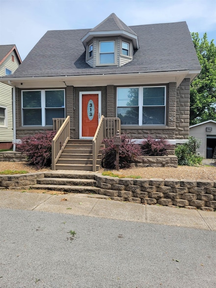 313 13th St, Henderson, KY 42420