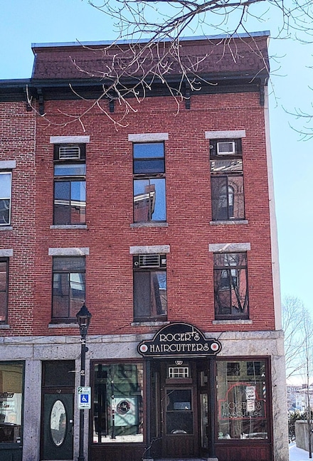 92 Main St, Auburn, ME 04210