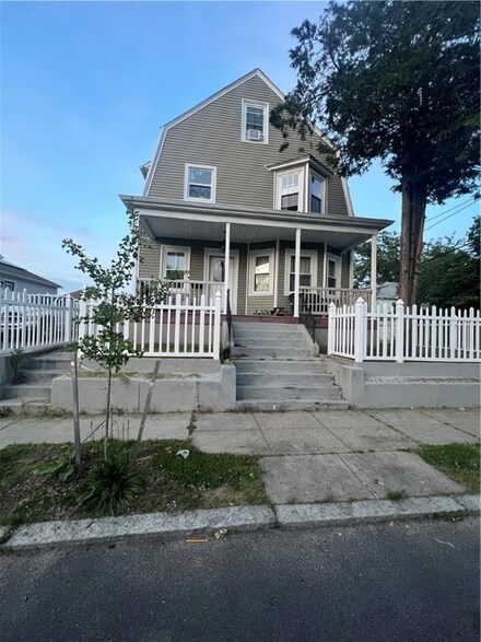256 O'Connor St, Providence, RI 02905