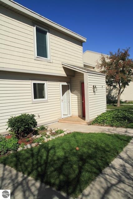 5000 S Townhouse Dr Unit E5, Cedar, MI 49621