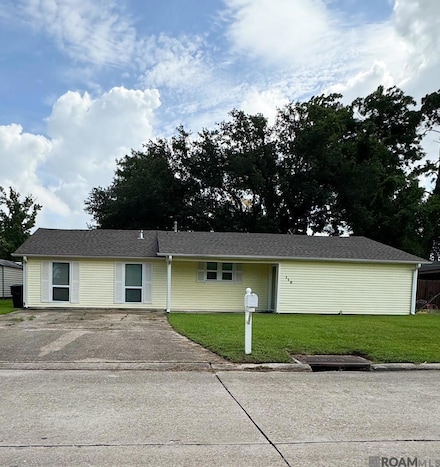 110 Clausen Rd, Belle Chasse, LA 70037