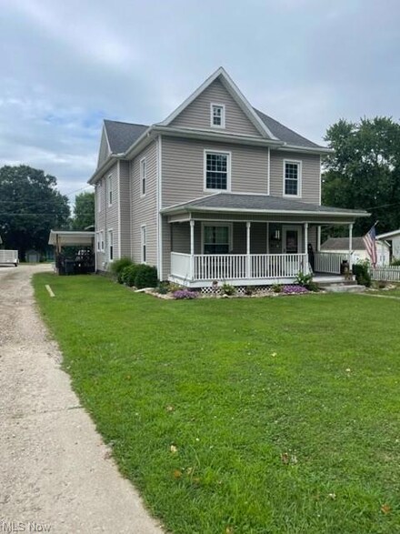 428 E Main St, West Lafayette, OH 43845