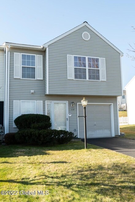 112 Bridgewood Ln, Watervliet, NY 12189
