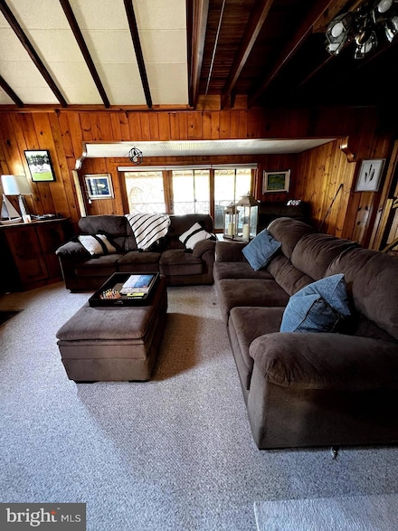 1467 Lakeview Dr, White Haven, PA 18661