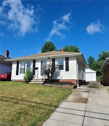 4944 E 93rd St, Cleveland, OH 44125