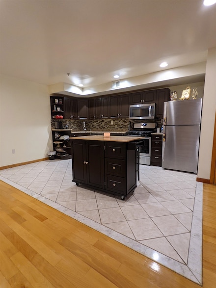 910 Summit Ave Unit 301, Union City, NJ 07087