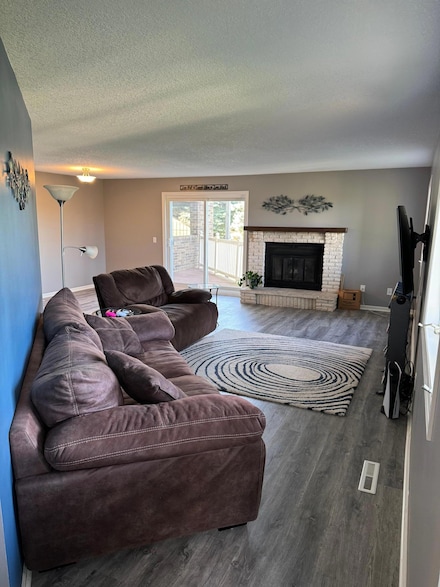4198 Hilltop Ln, Saint Paul, MN 55123
