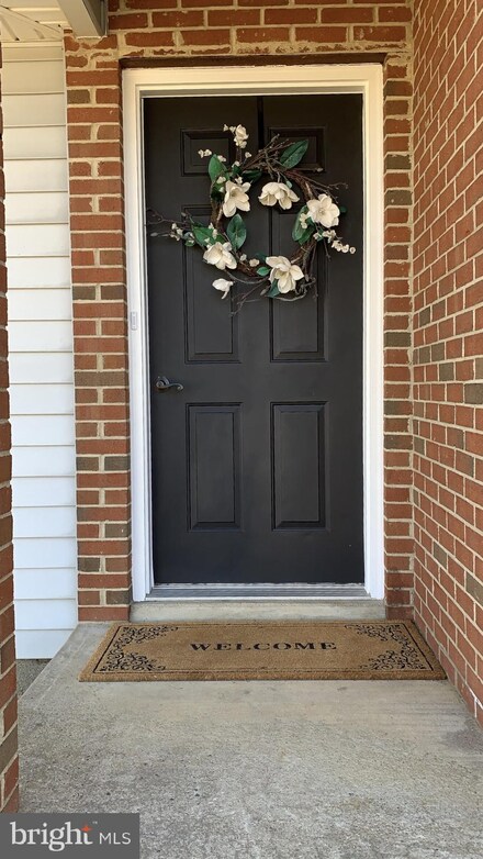 5061 Hummingbird Ln, Warrenton, VA 20187