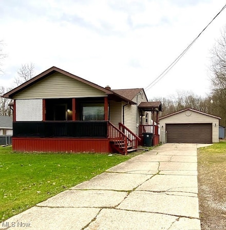 461 Elvina St, Leavittsburg, OH 44430