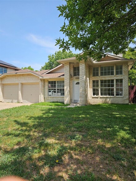 838 Brentwood Dr, Grand Prairie, TX 75052