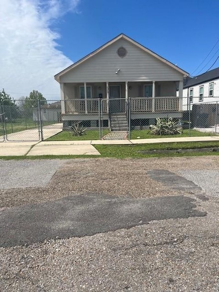 2338 Gallier St, New Orleans, LA 70117