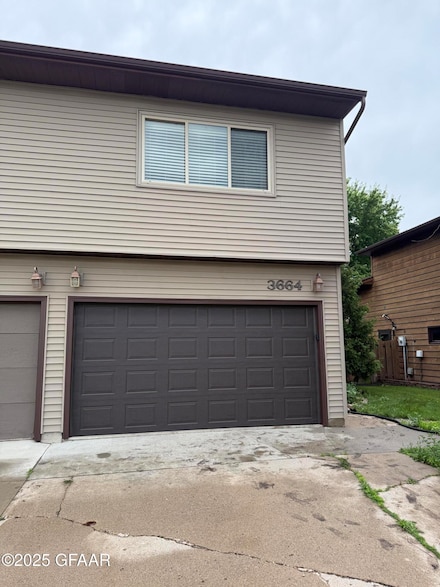 3664 15th St S, Fargo, ND 58104