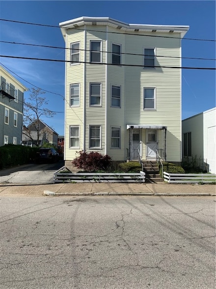 70 Coyle Ave, Pawtucket, RI 02860