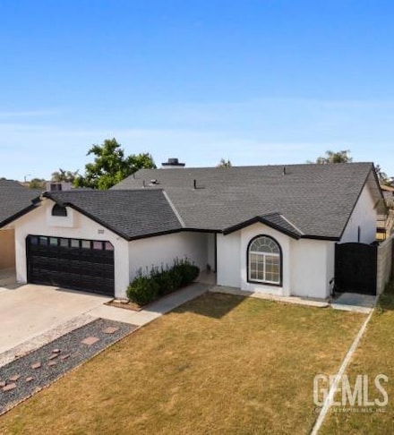 337 Cesar Chavez Ln, Delano, CA 93215