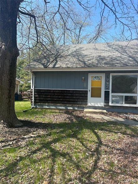 2797 Dawnview Dr, Florissant, MO 63031