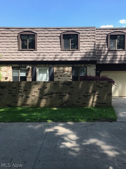 637 Tollis Pkwy, Broadview Heights, OH 44147