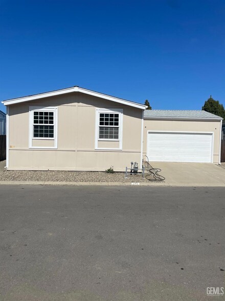 1317 N V St Unit 142, Lompoc, CA 93436