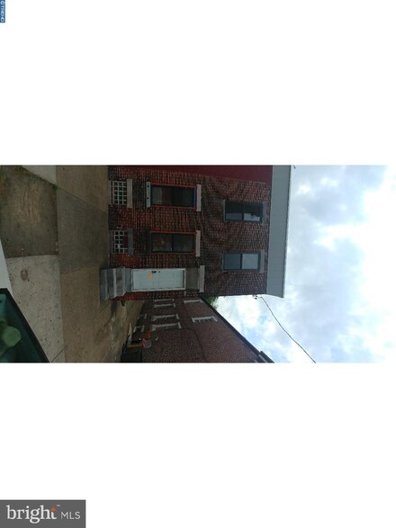934 Mechanic St, Camden, NJ 08104