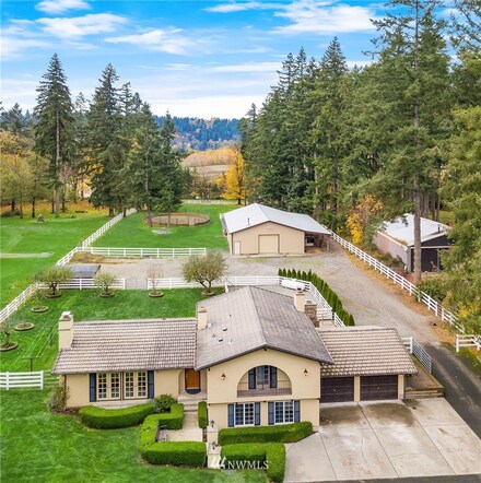 18455 Lake Francis Rd SE, Maple Valley, WA 98038