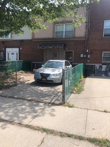 2713 W 36th St, Brooklyn, NY 11224