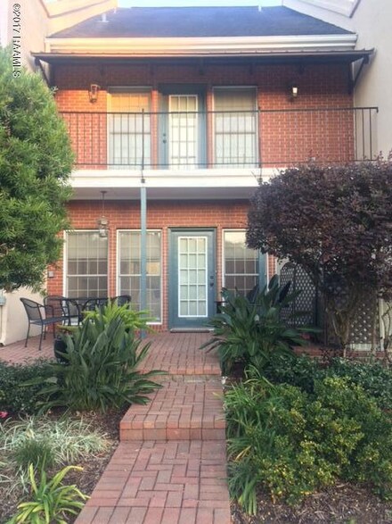 547 Esplanade St, Lafayette, LA 70508