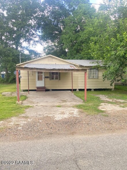342 N Barousse St, Church Point, LA 70525