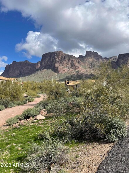 6179 E Roundup St, Apache Junction, AZ 85119