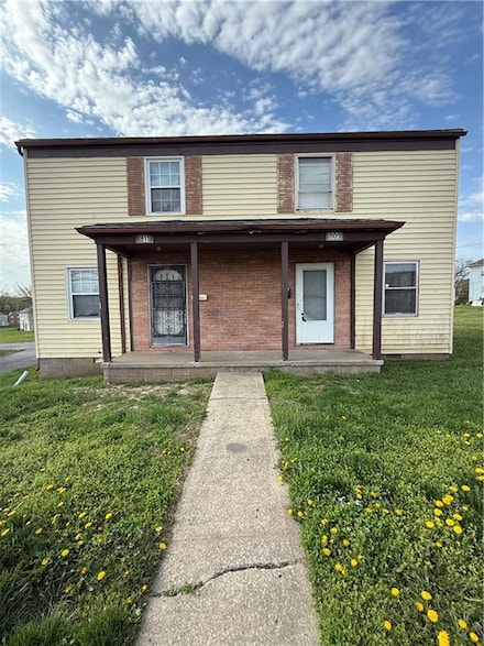 905 Bannister Rd, Kansas City, MO 64131