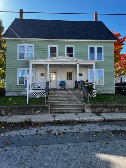 38 Brook St, Sanford, ME 04073