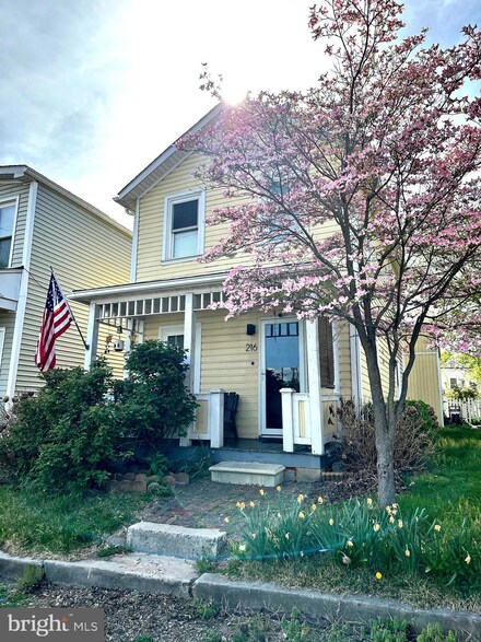 216 Wallace St, Cumberland, MD 21502