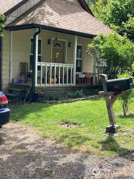 161 N Schoolhouse Hill Rd, Hoodsport, WA 98548