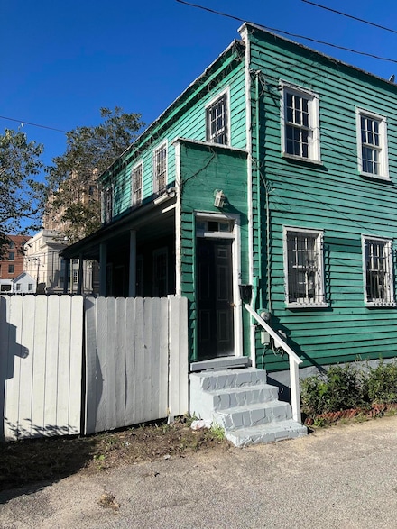 2 Ducs Ct, Charleston, SC 29403