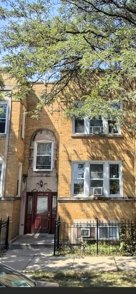 4518 W George St Unit 2, Chicago, IL 60641