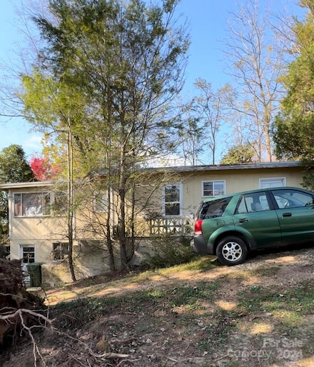 182 Beaver Dr, Asheville, NC 28804
