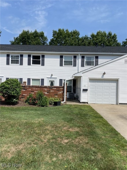 13 New Concord Dr, Mentor, OH 44060