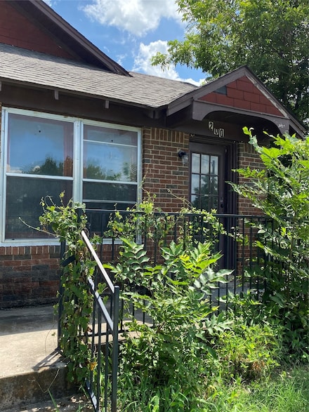 200 Marquette Ave, Azle, TX 76020