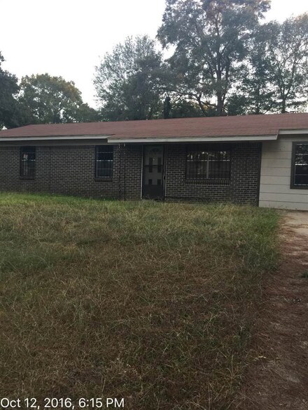 13 N Garland St, Goodman, MS 39079