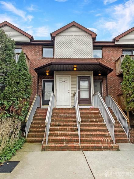 3910 Birchwood Ct, North Brunswick, NJ 08902